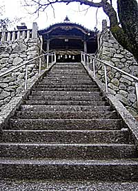 岩西社荒川神社石段
