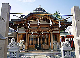 荒田八幡神社拝殿正面