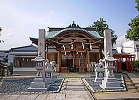 荒田八幡神社拝殿遠景