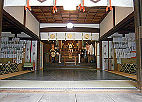 芦屋神社拝殿内部