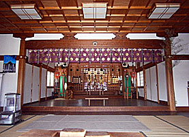 三対山石屋神社拝殿内部