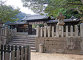 平野祇園神社本殿拝所左より
