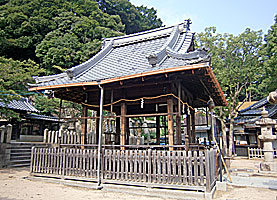 平野祇園神社拝殿右側面