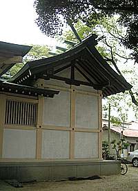小曽根白山姫神社本殿左側面