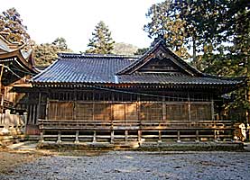 林田八幡神社拝殿右側面