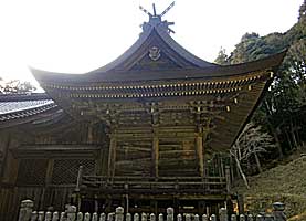 林田八幡神社本殿左側面