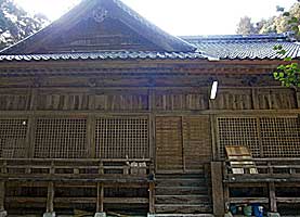 林田八幡神社拝殿左側面