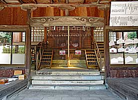平之荘神社拝殿内部