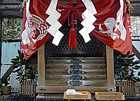 氷室稲荷神社社殿拝所