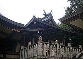 日岡神社本殿左より