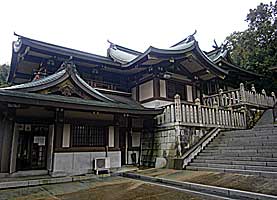 日岡神社社殿左側面