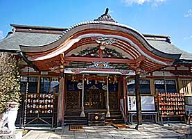 平野八幡神社拝殿向拝右より