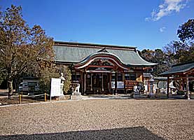 平野八幡神社拝殿遠景右より