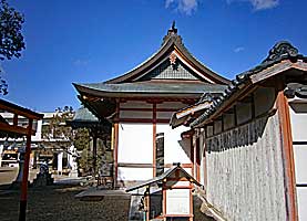 平野八幡神社拝殿左側面