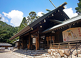 廣田神社拝殿左側面