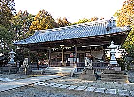 垣田神社拝殿近景左より