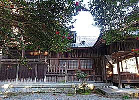 垣田神社社殿全景右側面