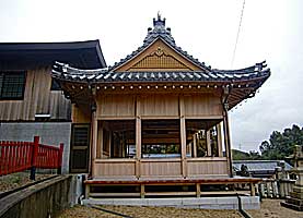 神吉八幡神社拝殿右側面