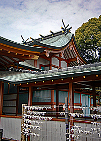 揖西神戸神社本殿左より