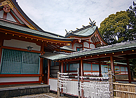 揖西神戸神社本殿左より