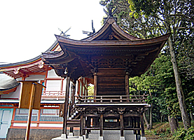 揖西神戸神社奥之院社殿左側面