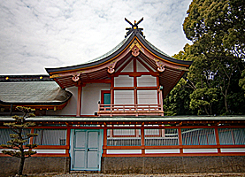 揖西神戸神社本殿左側面