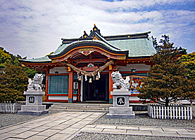 揖西神戸神社拝殿左より