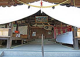 播州加西日吉神社割拝殿入口