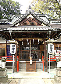 甲子園八幡神社拝所