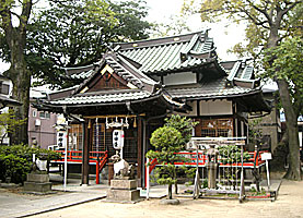 甲子園八幡神社拝殿左より