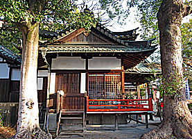 甲子園八幡神社拝殿右側面