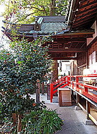 甲子園八幡神社拝殿向拝左側面