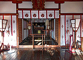 甲子園八幡神社拝殿内部