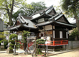 甲子園八幡神社社殿左側面