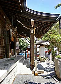 熊内八幡神社拝殿向拝右側面