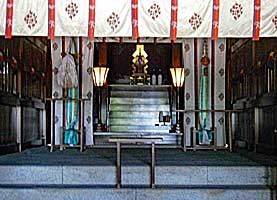 熊内八幡神社拝殿内部
