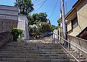 熊内八幡神社石段