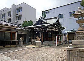 御崎八幡神社拝殿遠景