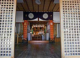 生瀬皇太神社拝殿内部