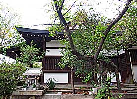 生田七宮神社拝殿左側面
