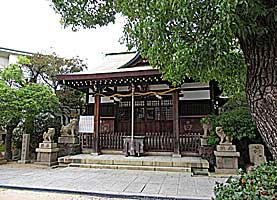 生田七宮神社拝殿左より