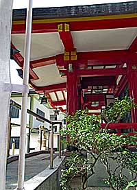 生田二宮神社拝殿向拝左側面
