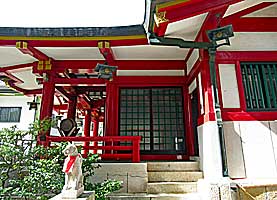 生田二宮神社拝殿左側面
