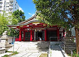 生田二宮神社拝殿左より