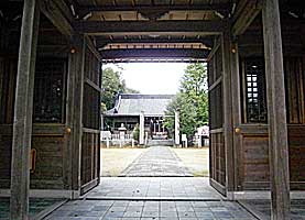 五社宮野口神社随神門より外拝殿を望む