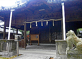 野里日吉神社拝殿入口左より