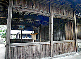 野里日吉神社拝殿左側面