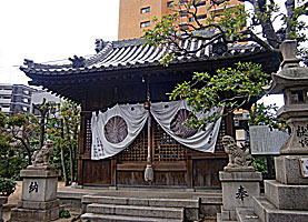 於菊神社拝殿左より