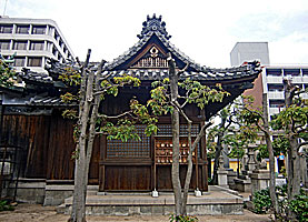 於菊神社拝殿右側面