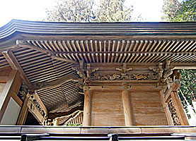 丸山三輪神社本殿左側面